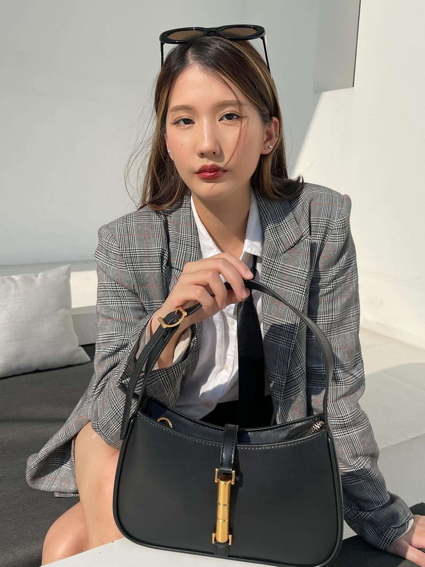 Rose clutch with strap