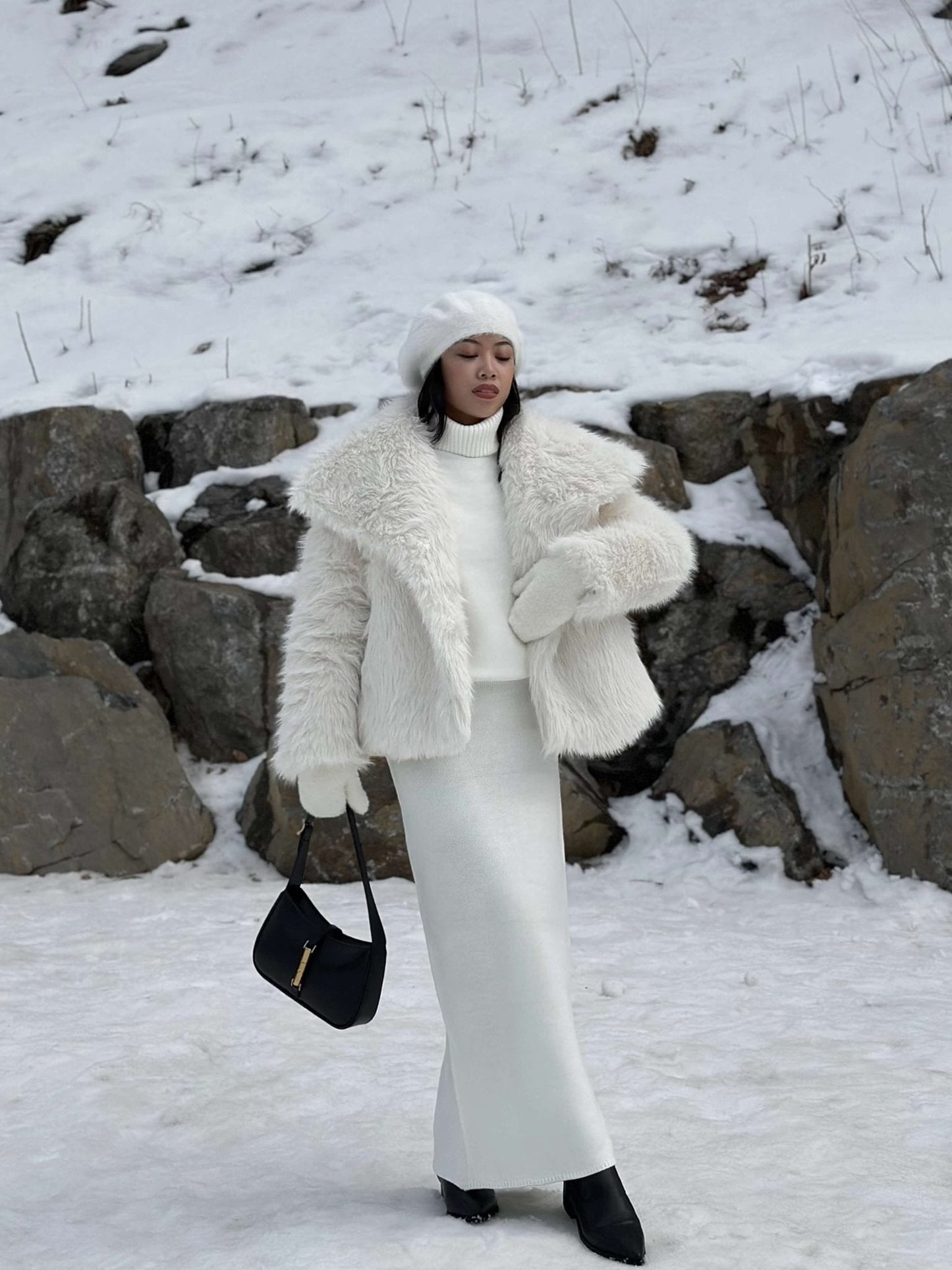 Rose clutch with strap